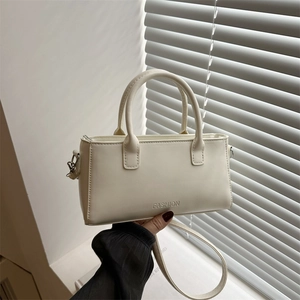 Sac Carré en Cuir PU Minimaliste pour Femmes Imprimé de Lettres de Mode Sac à Main Bandoulière Petit Sac Tendance