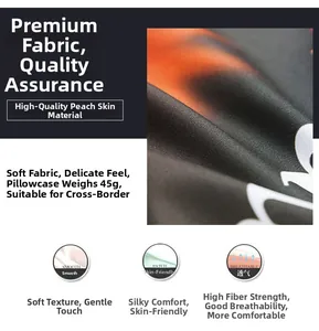 Détail de la housse de coussin en peau de pêche pesant 45g avec texture respirante
