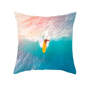 Housse de coussin moderne avec motif de surf sur l'océan au coucher du soleil sur blanc