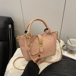 Fashion PU Leather Lychee Pattern Shoulder Bag For Women Minimalist Crossbody Bucket Handbag With Cartoon Charm Metal Lock