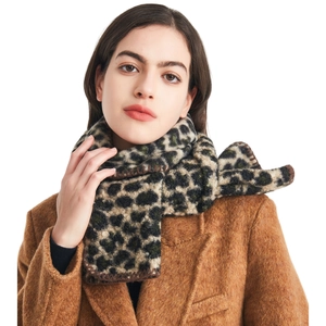 Winter leopard print knit scarf for women made of thick warm bouclé yarn fabric