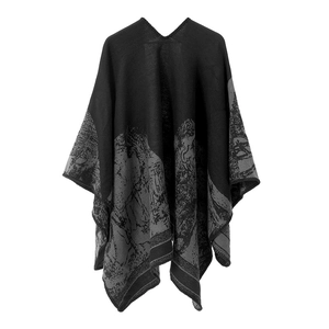 Detailansicht des schwarz-grauen Strickschals mit aufwendigem Berg-Jacquard-Landschaftsmuster