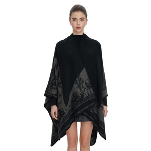 Damen Strick-Schal-Cape in Schwarz mit Vintage dunkelgrauem Jacquard-Landschaftsmuster