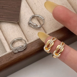Eleganti Orecchini a Cerchio in Rame Con Zirconia Nodo Stile Minimalista Gioielli da Donna Per Ufficio Appuntamenti Regalo