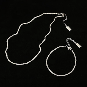 Collier Minimaliste Scintillant Ciel Étoilé Cuivre Plaqué Argent Chaîne À Vagues Torsadées Élégant Polyvalent Pour Femmes