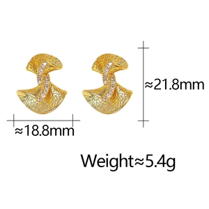 Detailed view of bow earrings with dimensions 21.8mm height and 18.8mm width