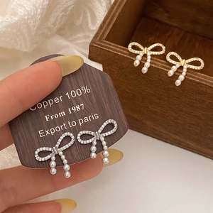 Vintage Schleife Künstliche Perlen Ohrringe Für Damen Strass Quaste Kupfer Legierung Ohrstecker Koreanischer Stil Modeschmuck Geschenk