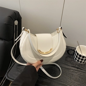 Vintage Women PU Leather Half Moon Shoulder Bag Minimalist Underarm Bag With Golden Metal Buckle Casual Crossbody Purse