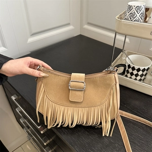 Sacoche Selle Vintage en Daim Synthétique avec Franges pour Femmes Mode Besace Bohème Rétro Sac à Bandoulière Unique