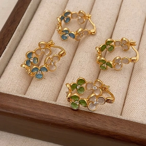 Boucles D'oreilles Créoles Fleur Pour Femmes Cuivre Plaqué Or 18K Émail Zircon Doux Style Forêt