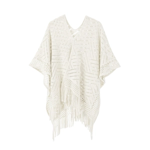 Scialle da donna in maglia crema con scollo a V traforato e lunghe frange bohémien