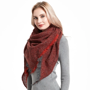 Women's Casual Checkered Tassel Triangle Scarf Polyester Knit Warm Shawl Wrap Vintage Geometric Plaid Outdoor Accessories