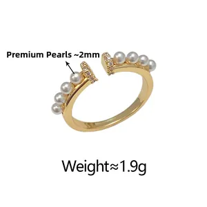 Vue détaillée d'une bague dorée vintage avec perles de 2mm et accents de zircone
