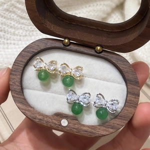 Élégantes Boucles D'oreilles Pendantes Nœud Pour Femmes Cuivre Zircon Avec Perle Calcédoine Verte Style Luxe