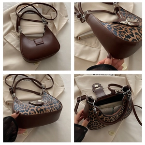 Détails du sac demi-lune avec imprimé léopard, cuir et boucle en forme de nœud argenté