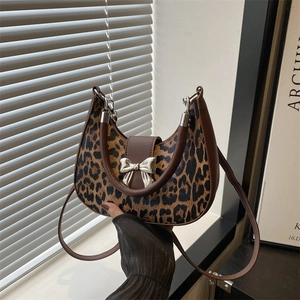 Sac Hobo Croissant Imprimé Léopard En Cuir PU Avec Noeud Métallique Sac À Épaule Sous L'aisselle Pour Femmes