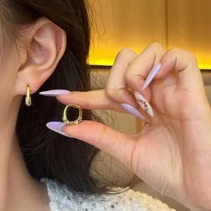 Orecchini Huggie A Forma Di U In Rame Placcato Oro Zircone Colorato Arcobaleno Piccoli Cerchi Geometrici Gioielli Da Donna
