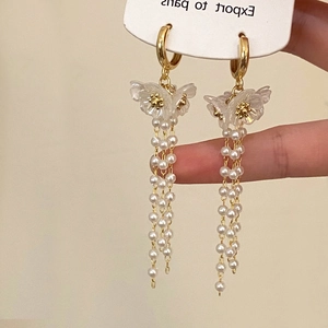 Elegant Flower Artificial Pearl Tassel Dangle Earrings Vintage Golden Hoop Copper Resin Floral Long Drop Jewelry For Women