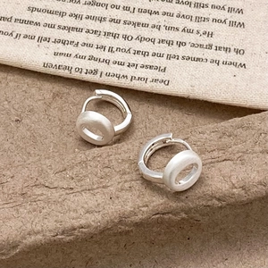 Minimalist silver-tone hollow round earrings with matte and polished textures