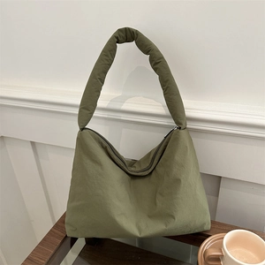 Sac Cabas Femme Minimaliste en Nylon Matelassé Bouffant Grande Capacité Urbain Décontracté Sac à Épaule Couleur Unie Hobo