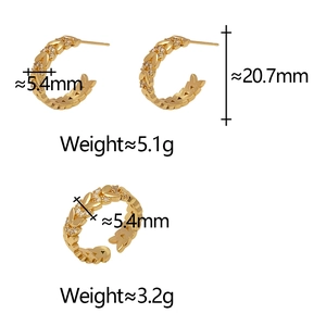 Maattabel met afmetingen en gewichtsspecificaties voor goudblad oorbellen en ring
