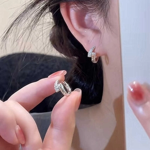Orecchini a cerchio vintage a forma di chiodo con zirconi micro-incastonati a spirale