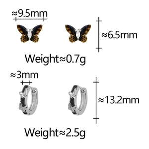 Élégantes boucles d'oreilles papillon vertes et créoles argentées avec détails en relief