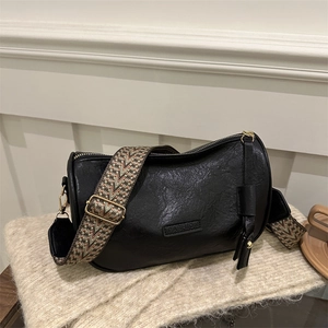 Women's Vintage PU Leather Shoulder Bag Fashion Small Square Crossbody Bag With Wide Woven Strap Tassel Zipper Closure Bag