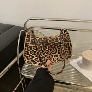 Fashionable leopard print underarm bag with slim shoulder strap for women 2024 trendy style