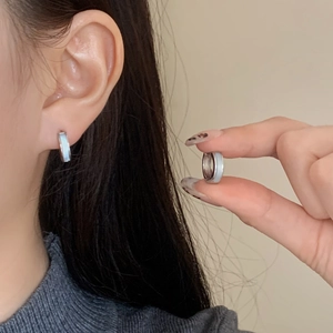 Elegante minimalistische silberne Creolen mit Perlmutt-Inlay für Damen