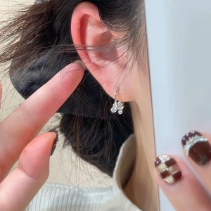 Boucles d'oreilles créoles géométriques en argent avec zircon brillant pour femmes