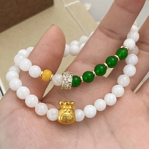 Bracelets perlés de style chinois avec calcédoine verte et breloque de sac porte-bonheur