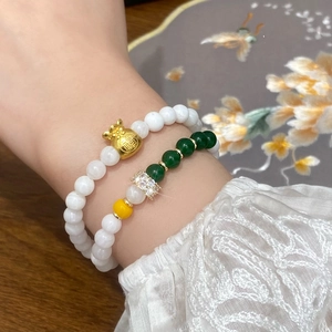 Bracelet En Perles De Coquillage Et Calcédoine Verte En Pierre Naturelle Style Chinois Nouveau Pendentif Sac Fortune Or