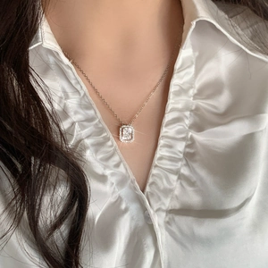 Elegant Emerald Cut Zircon Pendant Necklace For Women Copper With Halo Rhinestone Simple Geometric Jewelry Adjustable O Chain