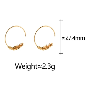Detail shot showing 27.4mm height and 2.3g weight of gold wheat ear hoop earrings