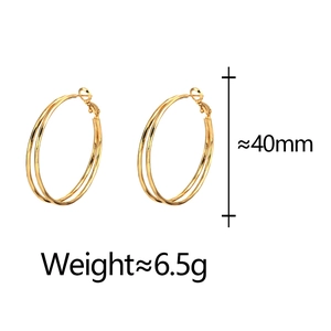 Detail view of 40mm minimalist double-layer gold hoop earrings with weight specifications