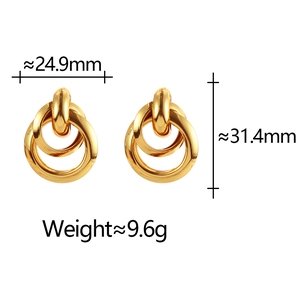 Polished gold interlocking hoop earrings detail with 24.9mm width and 31.4mm height