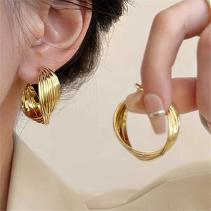 Créoles Multi-Niveaux Torsadées Pour Femmes Style Coréen Bijoux Fantaisie Géométriques En Métal Avec Tige En Cuivre