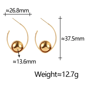 Detailed size specifications for C-shaped gold hoop earrings with ball charm