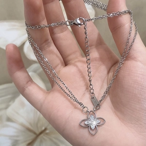 Sparkling Zircon Four Leaf Flower Pendant Necklace Double Layer Copper Hollow Design Elegant Fashion Jewelry For Women