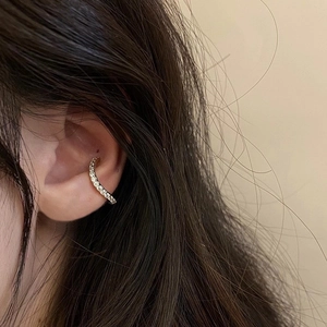Manchette D'oreille Élégante En Zircon Cuivre Plaqué Or Sans Perçage Boucles D'oreilles Clip En U Bijoux Minimalistes