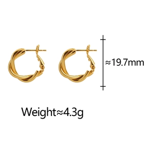 Detail showing 19.7mm diameter and 4.3g weight of gold twisted geometric hoop earrings