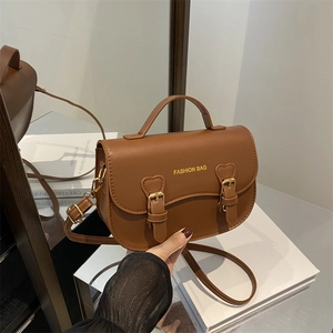 Sacoche marron vintage en similicuir avec rabat et bandoulière réglable pour femmes