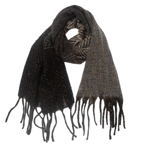 Écharpe en tricot pour l'hiver avec dégradé noir gris et mouchetures colorées