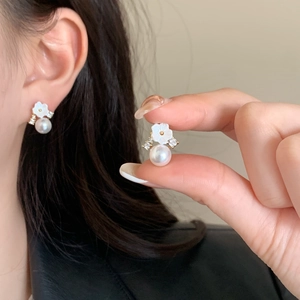 Elegant Flower Artificial Pearl Earrings For Women Shell Five Petal Zircon Accents With 925 Sterling Silver Earring Post Gold Plated
