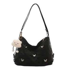 Sac fourre-tout noir plissé avec breloques papillons argentées et pendentif nuage