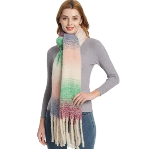 Schicker Winter-Polyesterschal mit Farbverlauf-Streifen und weichen langen Fransen