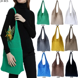 Borsa a spalla in maglia da donna con elegante design a rete a contrasto in vari colori