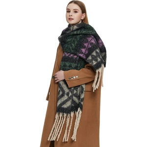 Écharpe épaisse en tricot jacquard géométrique avec franges pour la saison d'hiver
