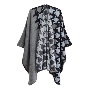 Châle en tricot épais pour femmes avec motif pied-de-poule et cape fendue élégante grise